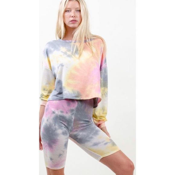 🆕Tie dye two piece top and shorts set - Picture 5 of 8